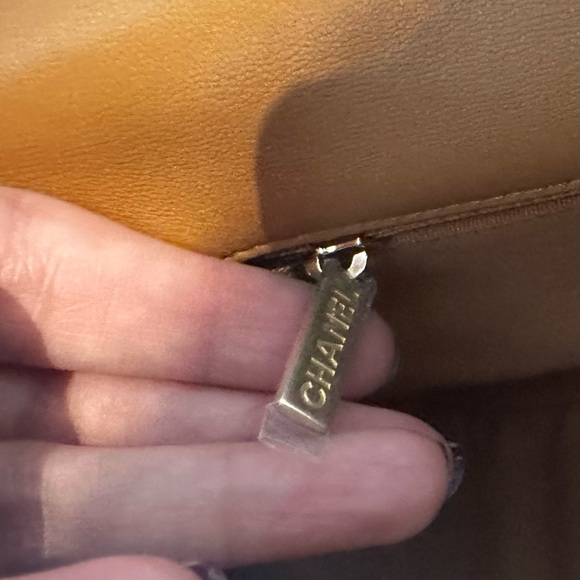 🦄RARE 🦄 Chanel 19 Small Caramel 22A Lambskin - Picture 9 of 17